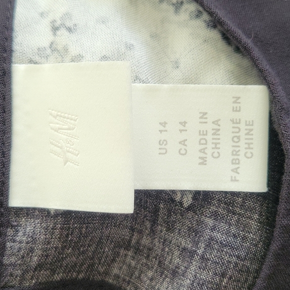 Black and White Paisley Print Shift Dress - Picture 9 of 12